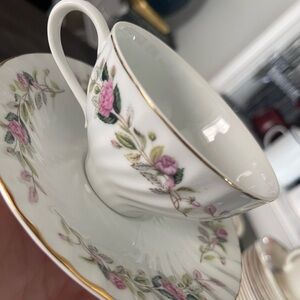 Fine china Regency Rose tea cup set
